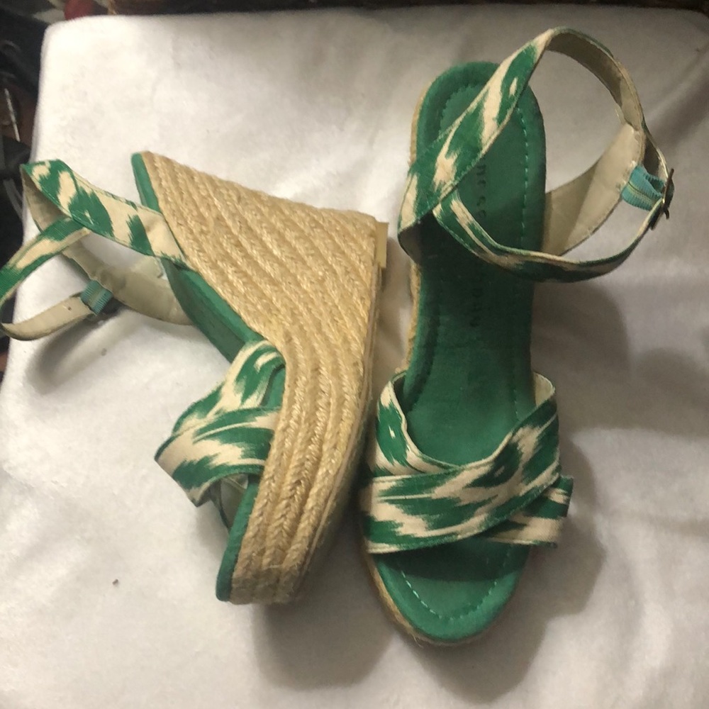 Chinese Laundry green and cream wedges